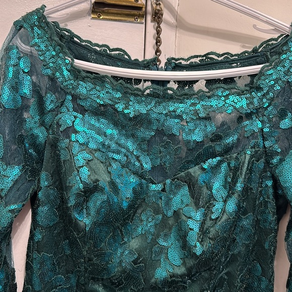 Formal green dress in mint condition - Picture 7 of 8